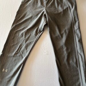 Under Armour Heat Gear Gray Capri Leggings size L